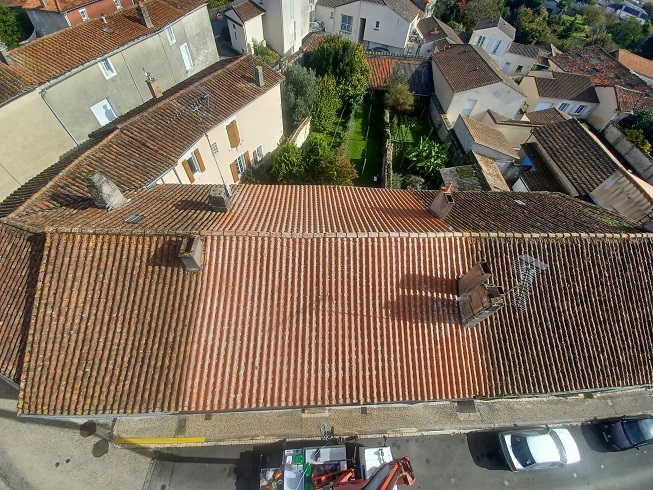 Démoussage/Nettoyage - Chantier BS COUVERTURE Ruffec Nettoyage toiture ruffec 16700 4 - Démoussage/Nettoyage à Ruffec